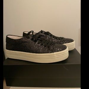 Saint Laurent Glitter Low Top Sneaker. 80% new, in good condition size 39